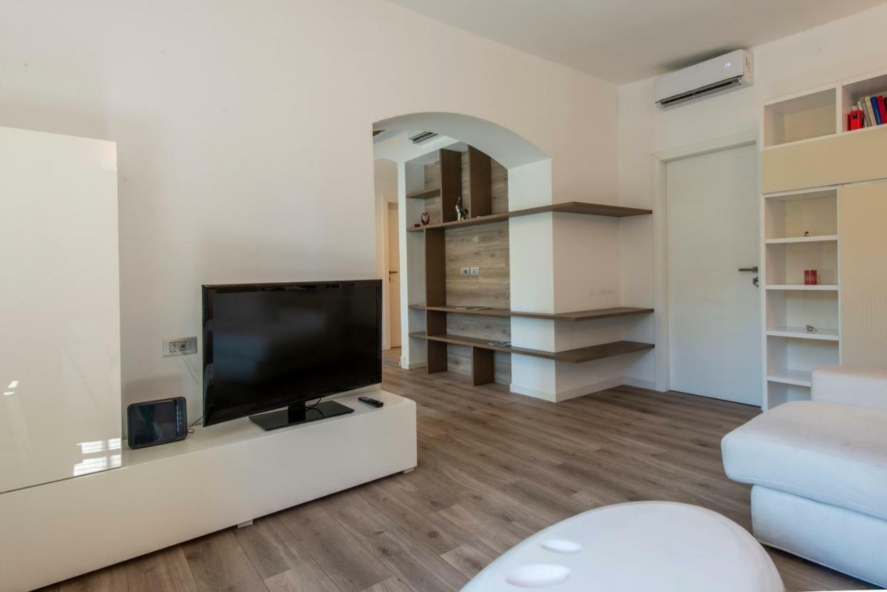 Apartment Old Wall Como Center Dış mekan fotoğraf